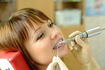 Ультразвуковая чистка как способ отбеливания зубов